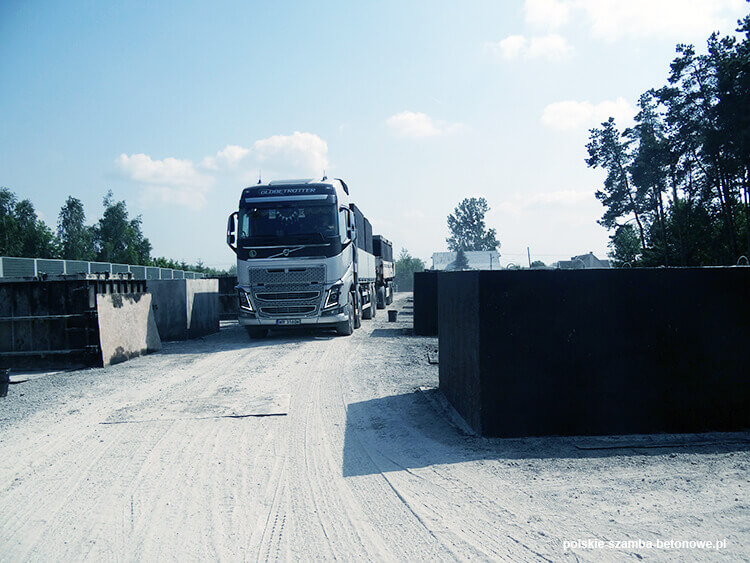 Transport szamb betonowych  w Busku-Zdroju